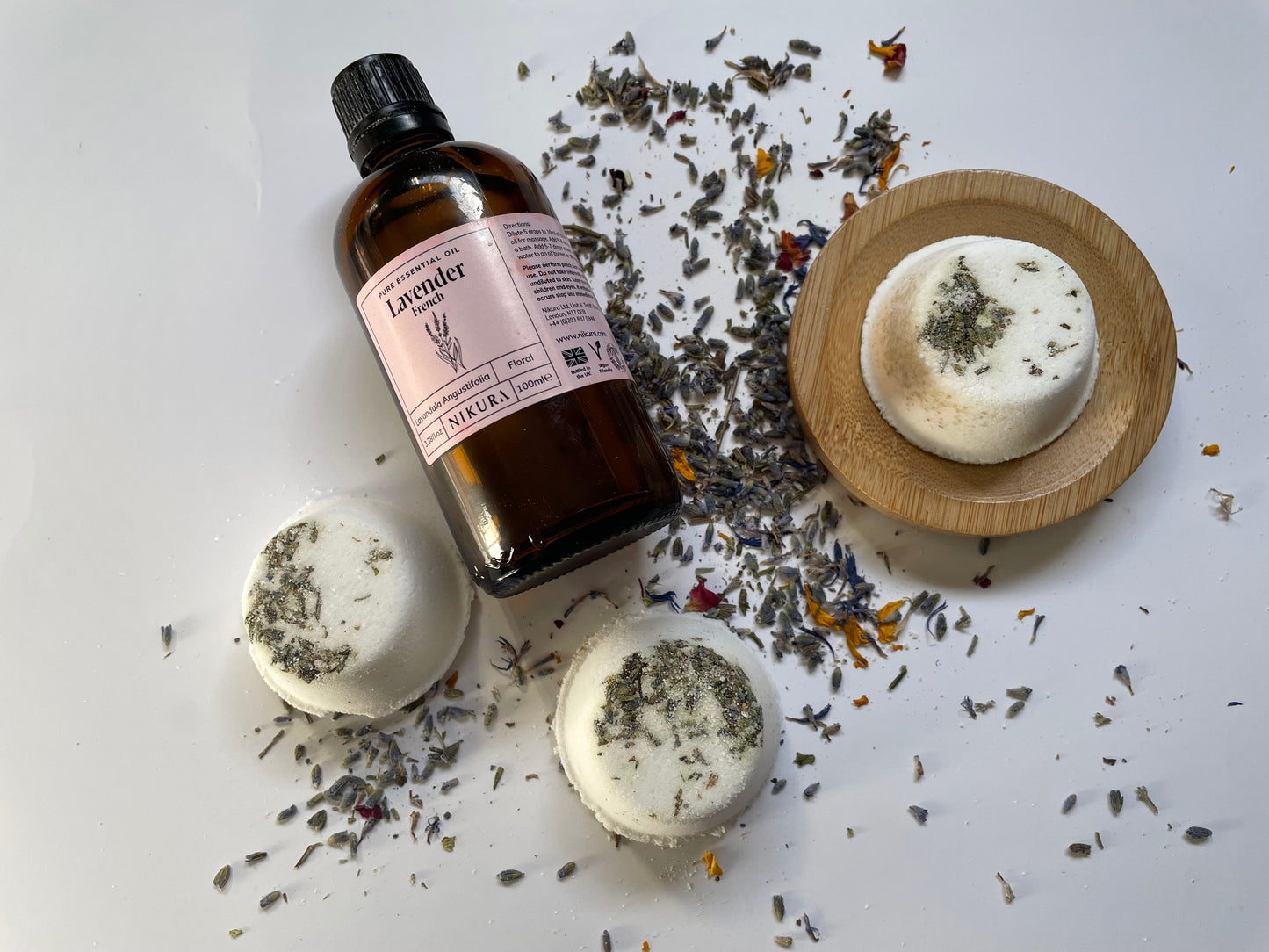 Gift Box of Wrapped Aromatherapy Shower Steamers x 4 + Tray