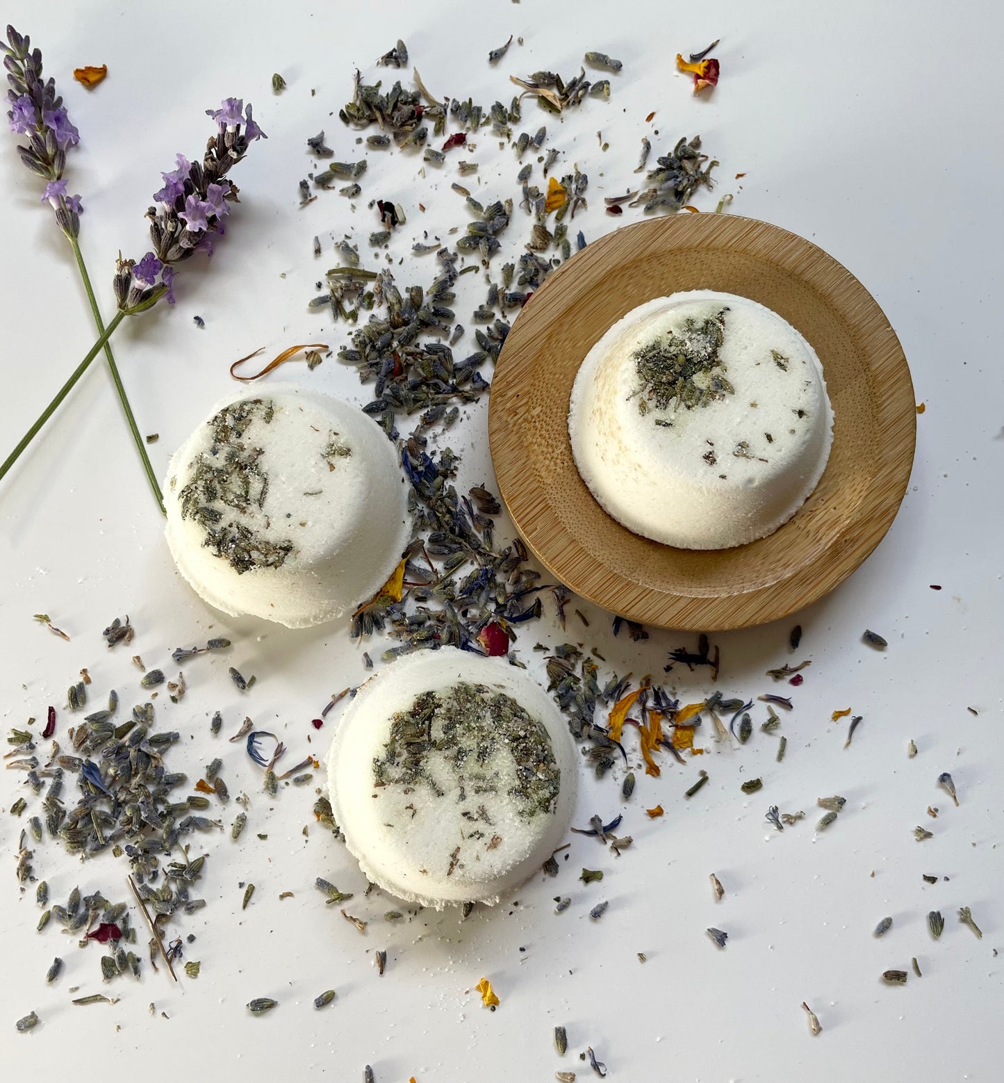 Gift Box of Wrapped Aromatherapy Shower Steamers x 4 + Tray