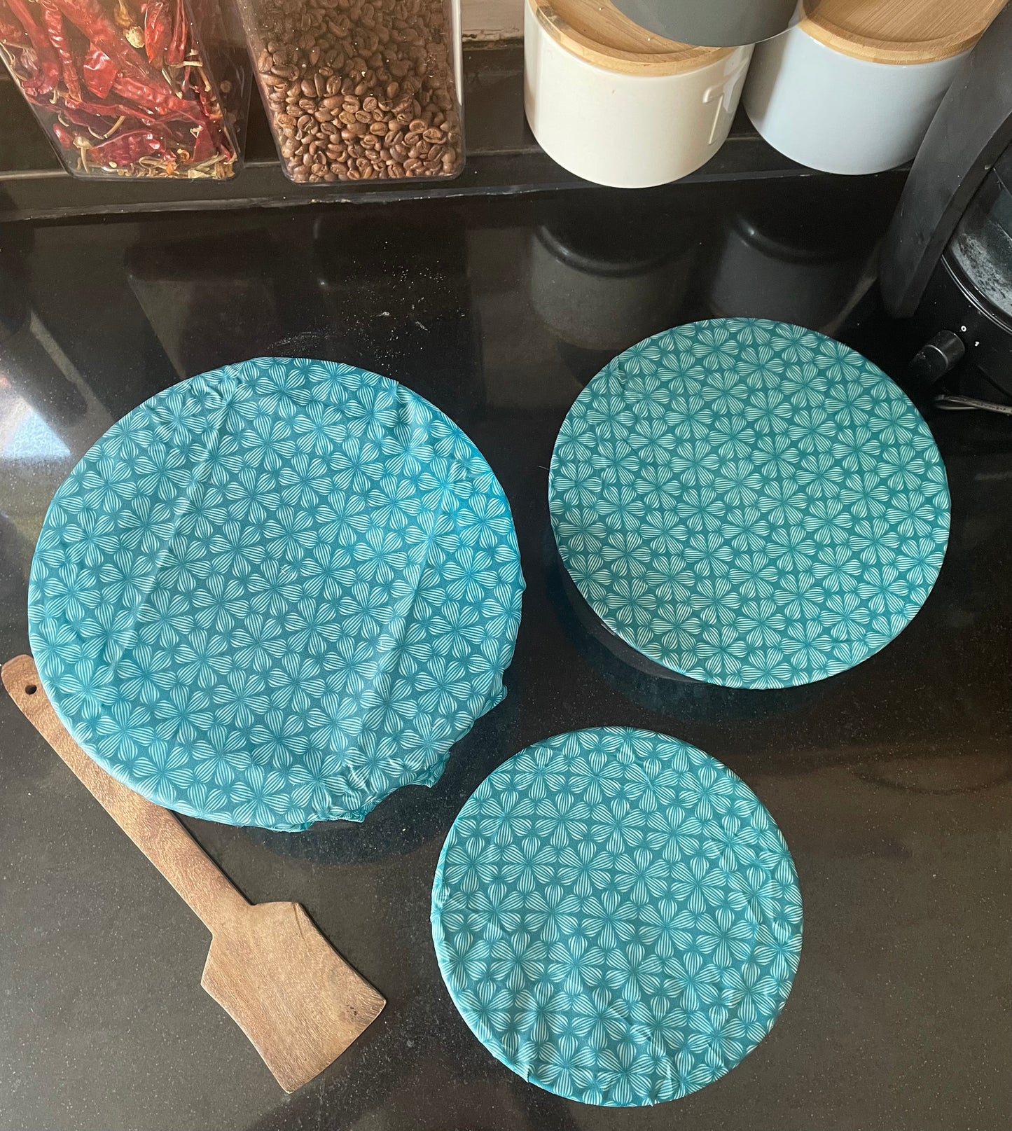 Set of 3 Elasticated Beeswax Bowl Covers, Size 14cm, 19cm and 24cm