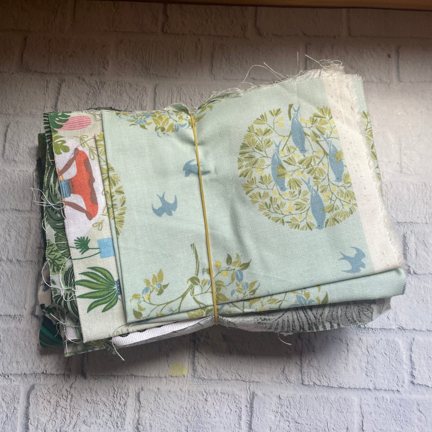 Assorted 100% Cotton Scrap Fabric Bundles, Floral Fabric, Animal Fabric, Christmas Fabric, Children’s Craft Fabric, Quilt Fabric - Approx 300 grams