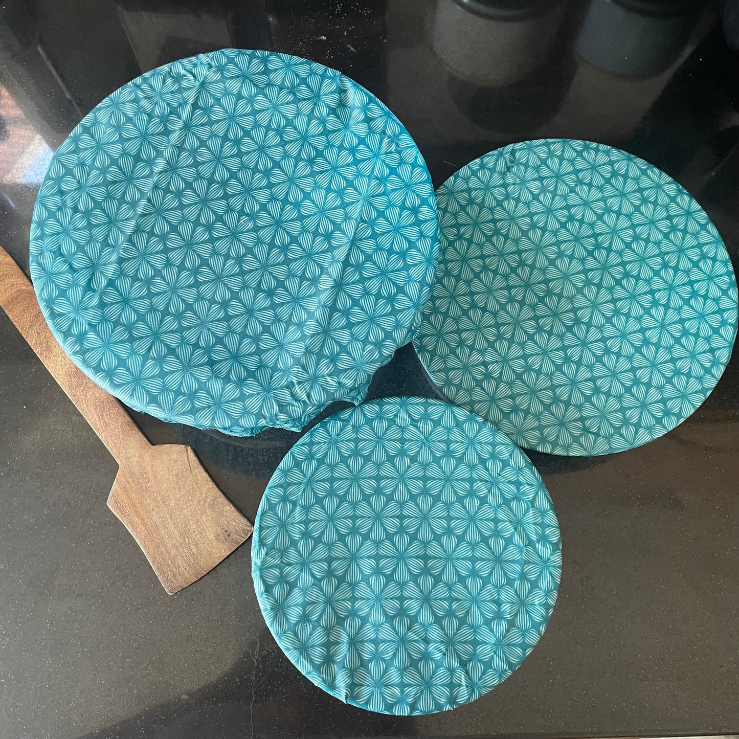 Set of 3 Elasticated Beeswax Bowl Covers, Size 14cm, 19cm and 24cm