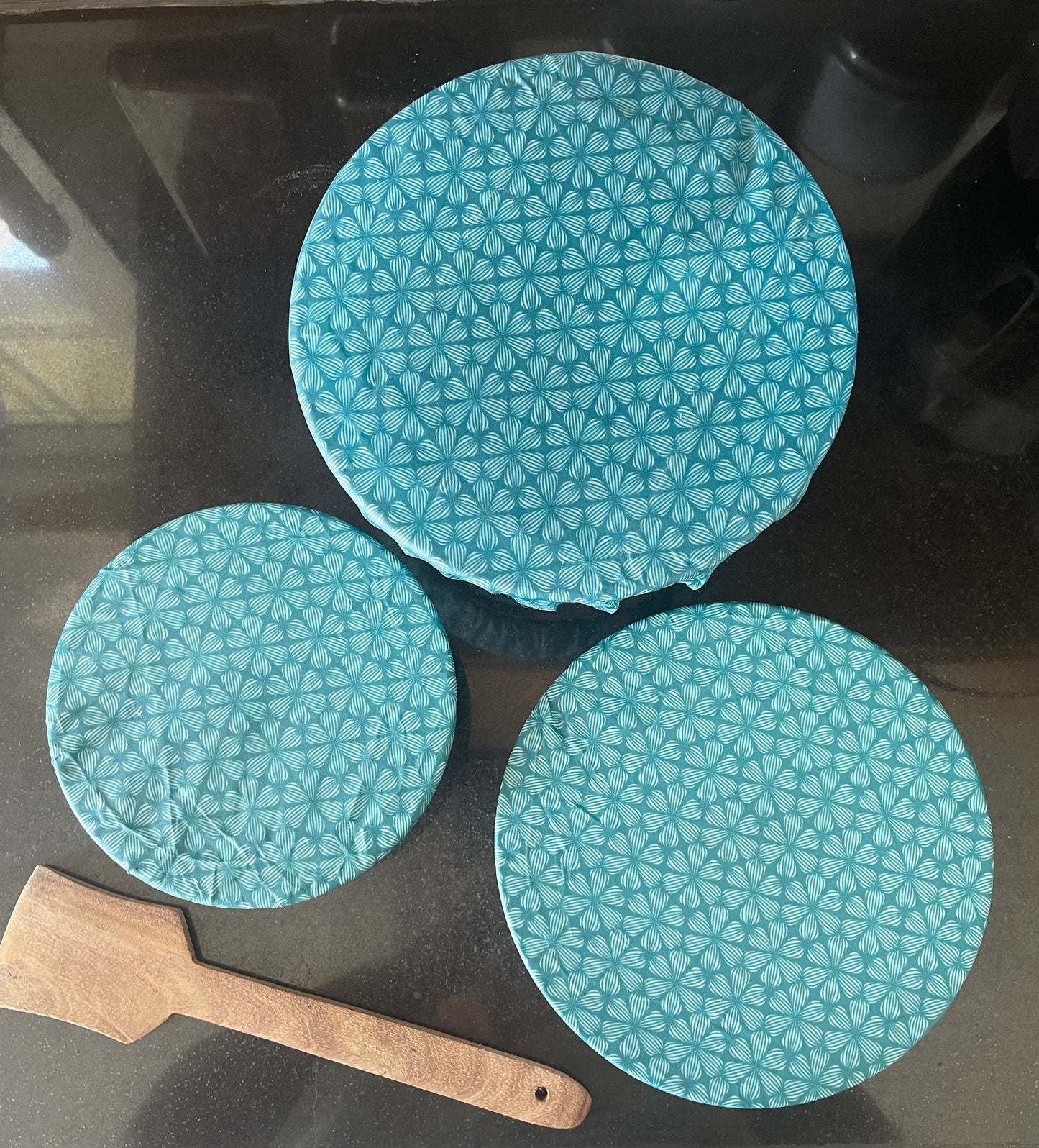 Set of 3 Elasticated Beeswax Bowl Covers, Size 14cm, 19cm and 24cm