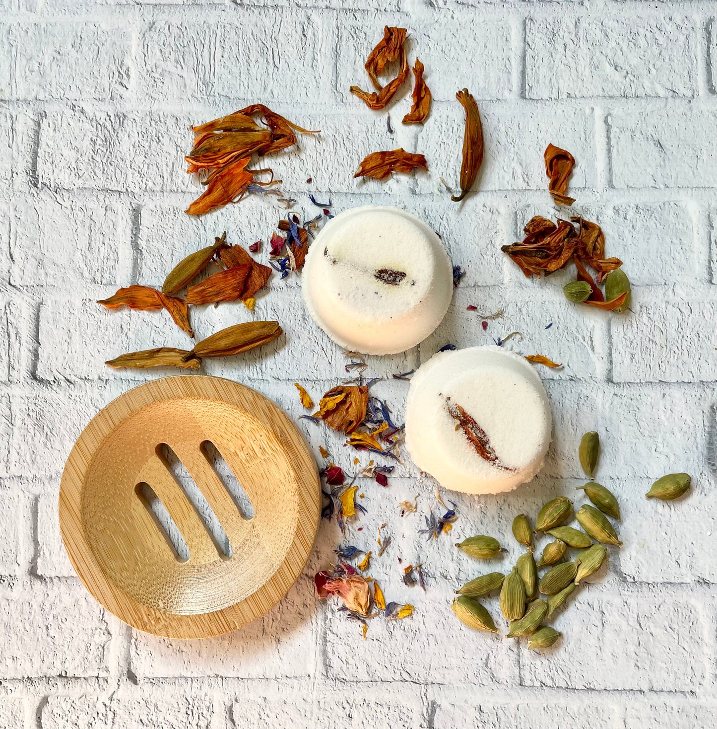 Gift Box of Wrapped Aromatherapy Shower Steamers x 4 + Tray