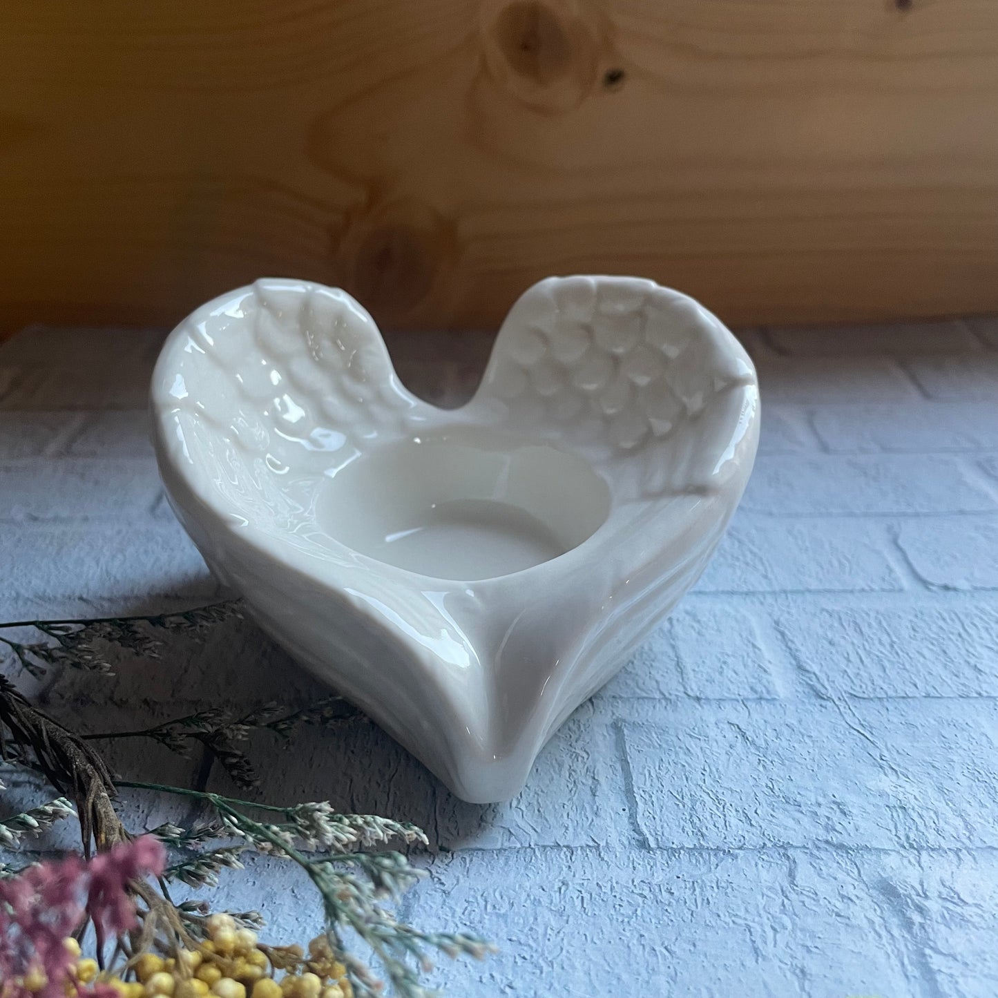 Angel Wing T-light Holder with Flameless Tea Light included, 9cm