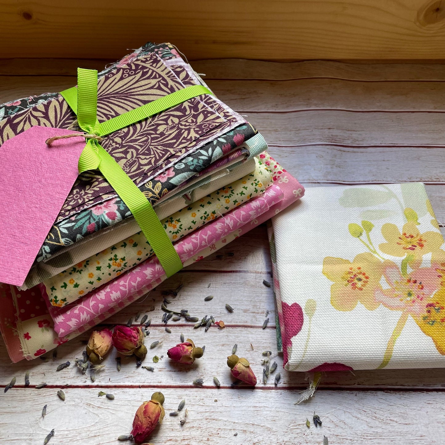 Assorted 100% Cotton Scrap Fabric Bundles, Floral Fabric, Animal Fabric, Christmas Fabric, Children’s Craft Fabric, Quilt Fabric - Approx 300 grams Florals