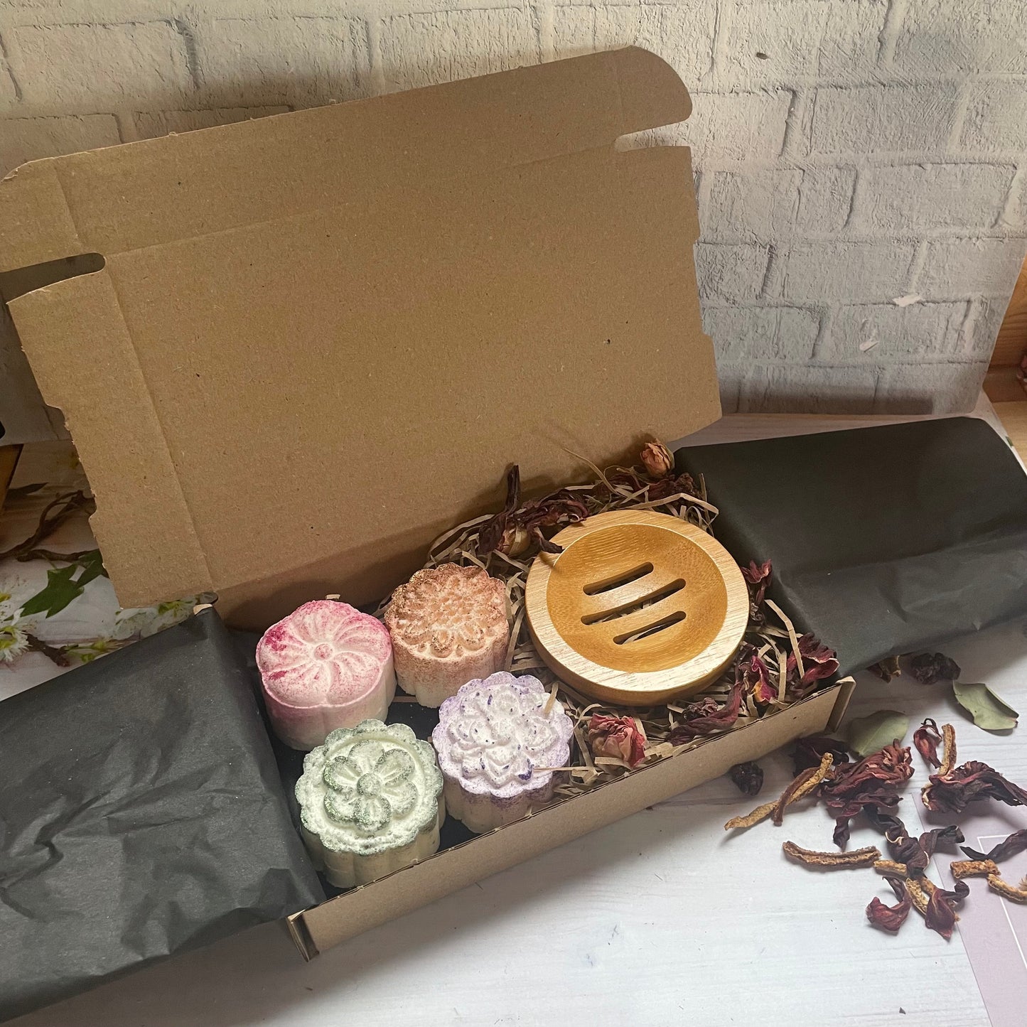 Luxury Flower-Shaped Shower Steamers, Handmade Essential Oil Aromatherapy Shower Fizzers, Pretty Shower Steamers