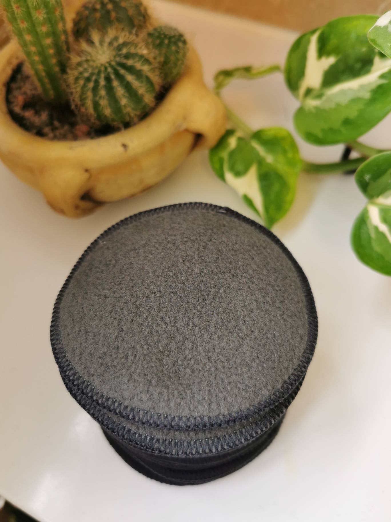 Reusable Make Up Wipes | 5 Bamboo Charcoal Pads + Wash Bag