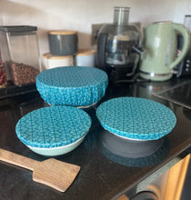 Load image into Gallery viewer, Set of 3 Elasticated Beeswax Bowl Covers, Size 14cm, 19cm and 24cm
