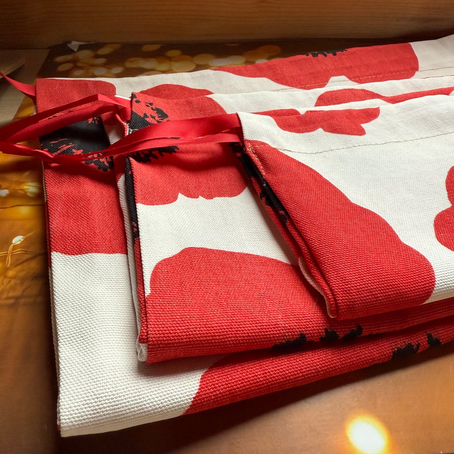 3 x Red Poppy Fabric Gift Bags: Reusable Drawstring Pouches, Set of 3, Small, Medium and Large