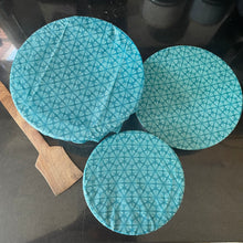 Load image into Gallery viewer, Set of 3 Elasticated Beeswax Bowl Covers, Size 14cm, 19cm and 24cm
