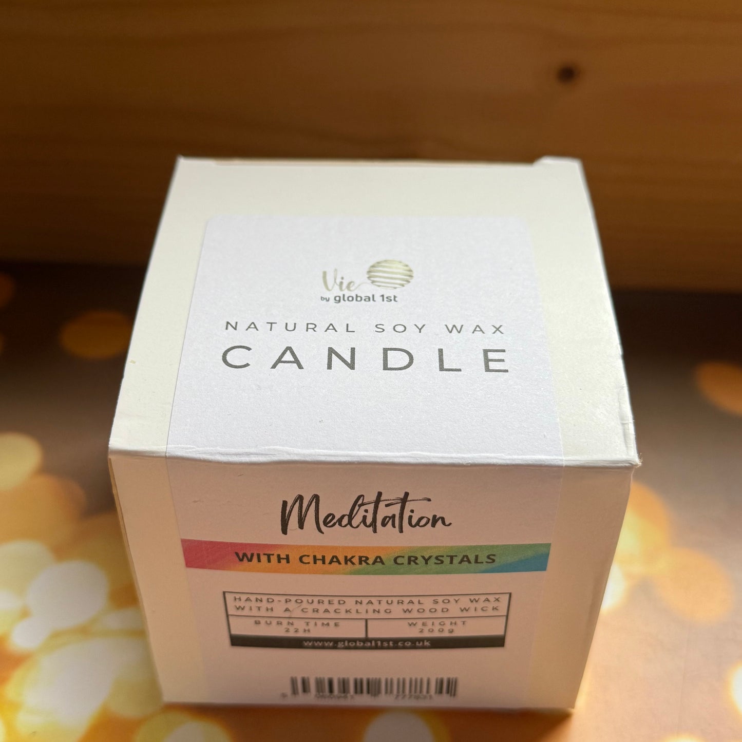 Meditation Scented Candle with 7 Chakra Crystals, Hand-poured Natural Soy Wax with a Crackling Wood Wick