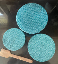 Load image into Gallery viewer, Set of 3 Elasticated Beeswax Bowl Covers, Size 14cm, 19cm and 24cm
