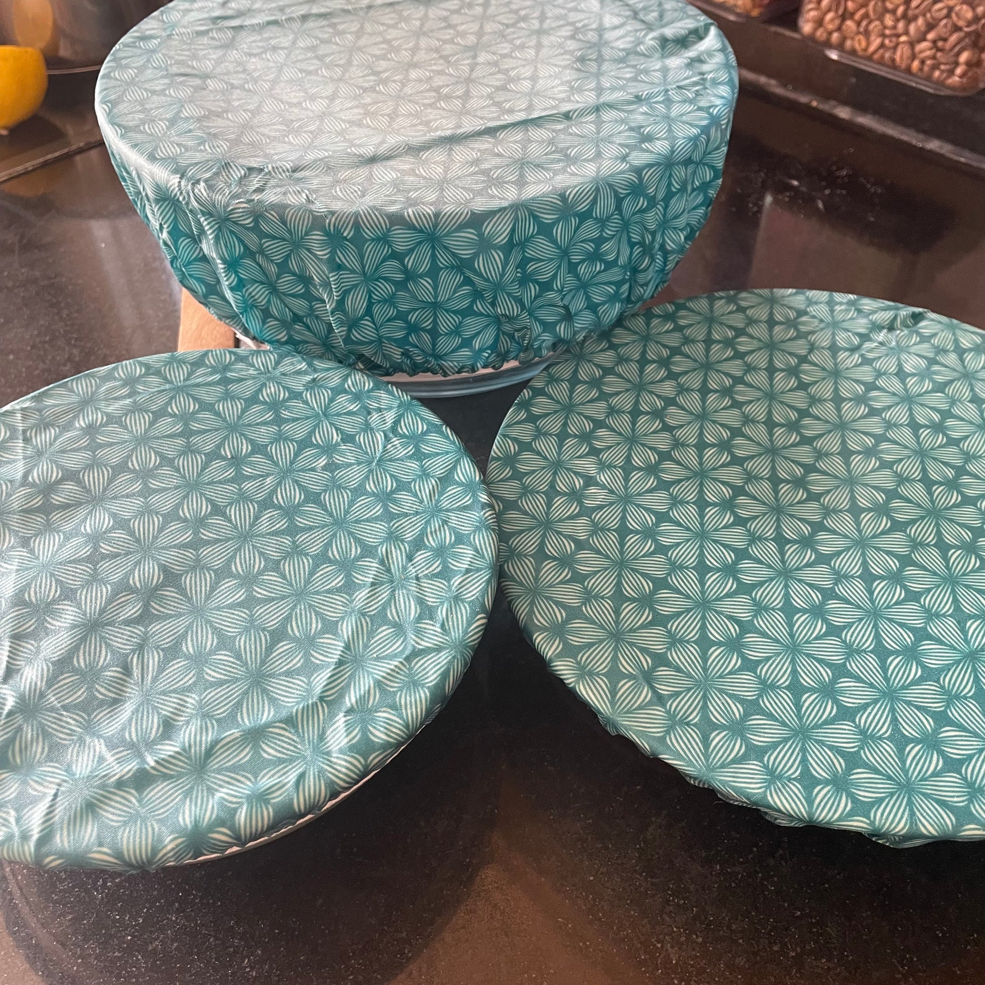 Set of 3 Elasticated Beeswax Bowl Covers, Size 14cm, 19cm and 24cm