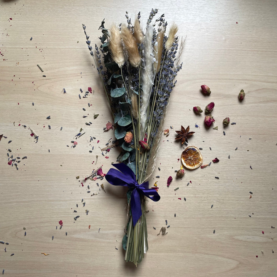 Dried Wildflower Flower Bouquet, Bouquet of Dried Flowers, Bunch of Dried Lavender and Other Wildflowers and Grasses, Bouquet of Dried Grasses
